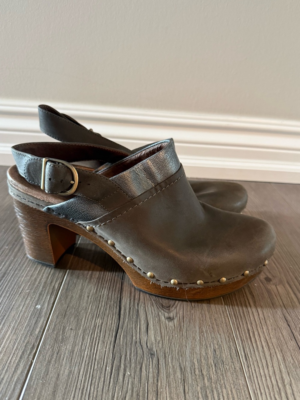 Dansko Delle Clog Size 40
